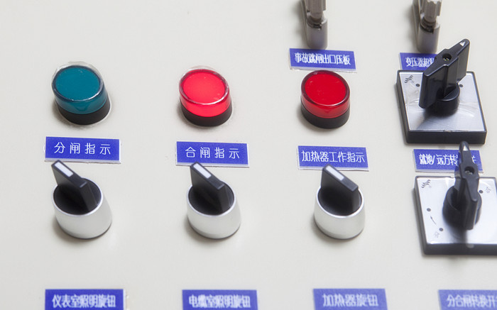 低壓柜內(nèi)的這些電氣原件紫電電氣_它們的作用，工作原理你都了解嗎